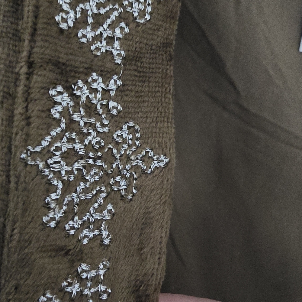 Embroidered Velvet Jacket - Picture 9 of 10